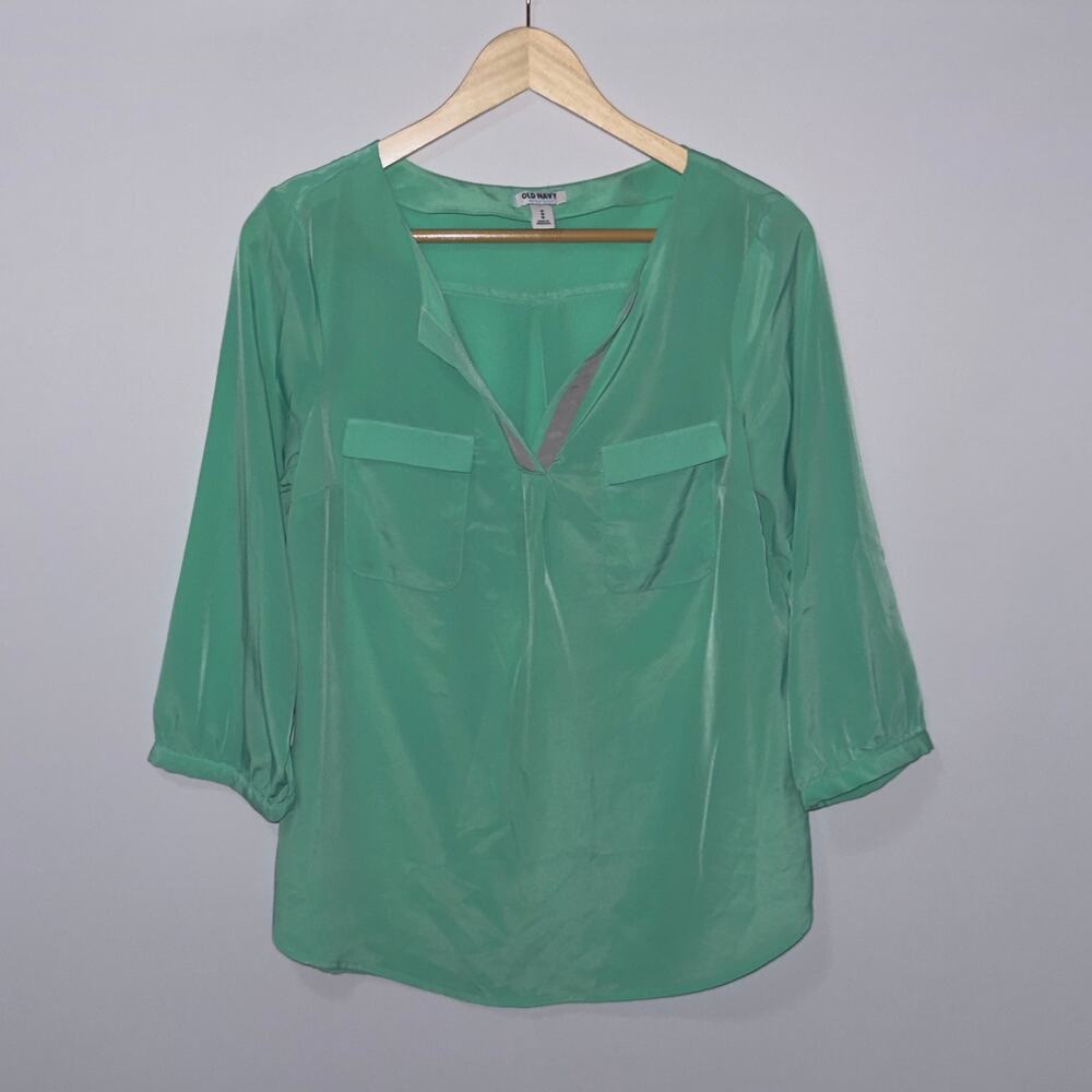 Old Navy mint green long sleeve blouse women’s size medium